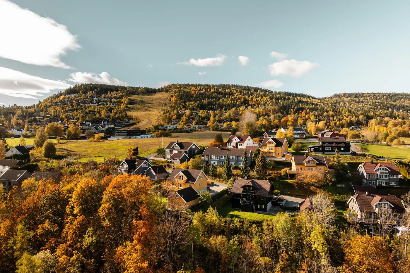 Krydsbybakken ligger i gangavstand fra boligen med kort vei til alpinbakken.
